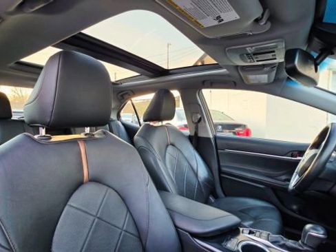 Used 2018 Toyota Camry XLE FWD image 38