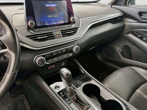 Used 2024 Nissan Altima 2.5 SR FWD image 25