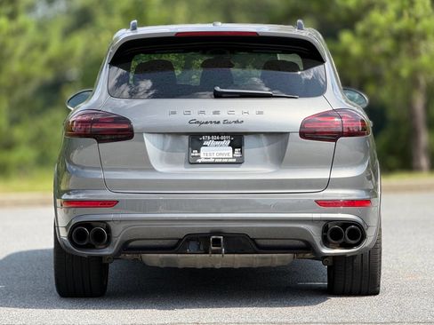 Used 2017 Porsche Cayenne S AWD/4WD image 6