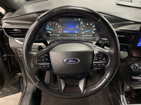 Used 2020 Ford Explorer XLT w/ Equipment Group 202A image 18