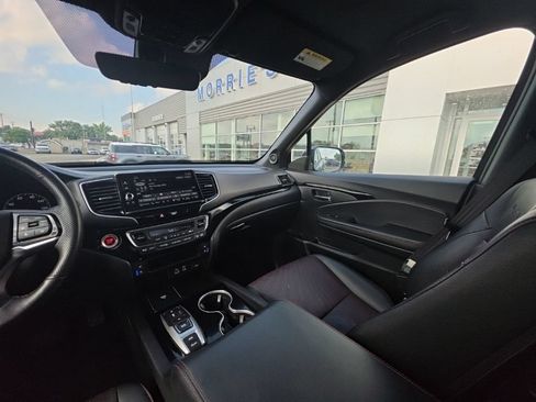 Used 2025 Honda Ridgeline Black Edition image 35