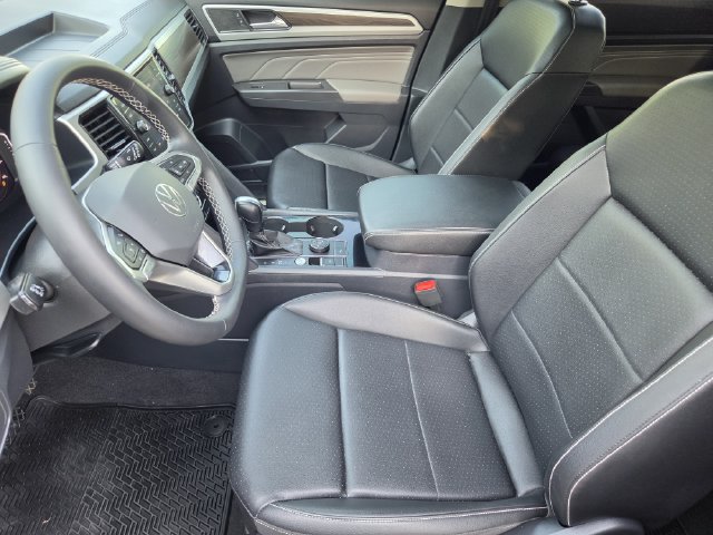 Used 2023 Volkswagen Atlas SE w/ Panoramic Sunroof Package AWD/4WD image 11