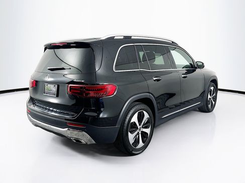 Used 2025 Mercedes-Benz GLB 250 4MATIC image 9