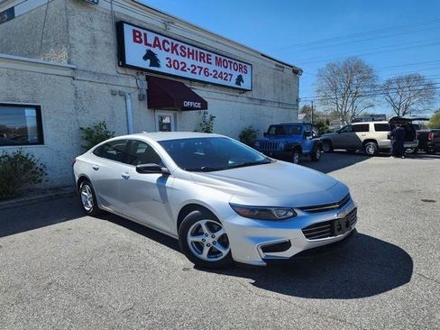 Used 2017 Chevrolet Malibu LS image 1