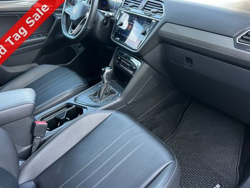 Certified 2024 Volkswagen Tiguan SE R-Line image 17