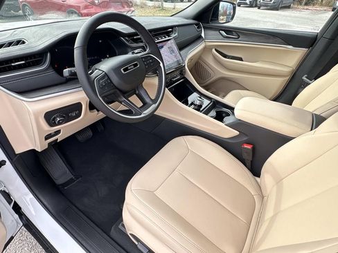 New 2025 Jeep Grand Cherokee Limited AWD/4WD image 22