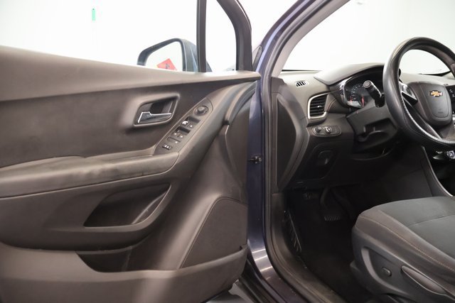Used 2019 Chevrolet Trax LS w/ Tint and Cruise Package FWD image 9