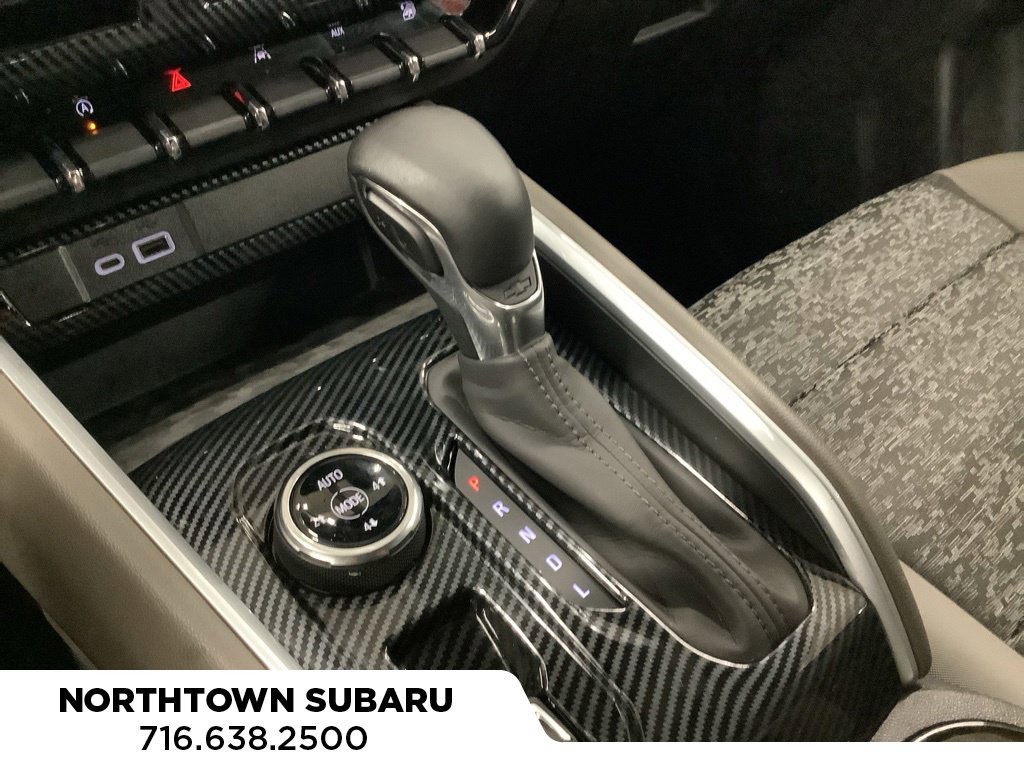 Used 2024 Chevrolet Colorado ZR2 w/ Technology Package AWD/4WD image 19