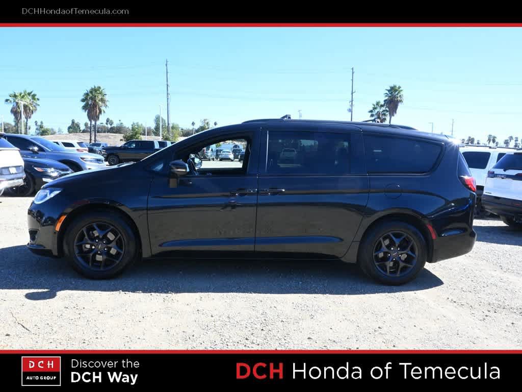 Used 2019 Chrysler Pacifica Limited w/ Advanced Safetytec Group FWD image 4