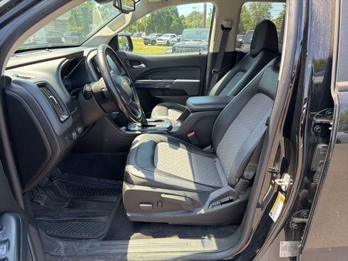 Used 2020 Chevrolet Colorado Z71 AWD/4WD image 18