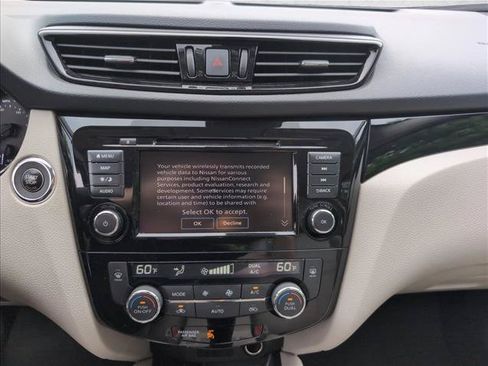 Used 2022 Nissan Rogue Sport SL AWD/4WD image 16