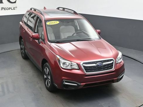 Used 2017 Subaru Forester 2.5i Premium w/ All-Weather Package AWD/4WD image 47
