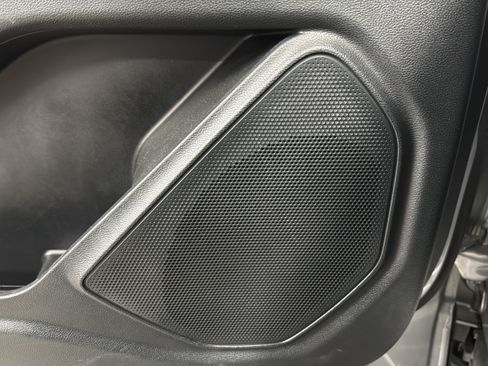 Used 2023 Ford Explorer XLT w/ Equipment Group 202A RWD image 13
