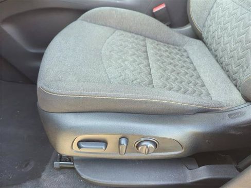 Used 2023 Chevrolet Equinox LT FWD image 13