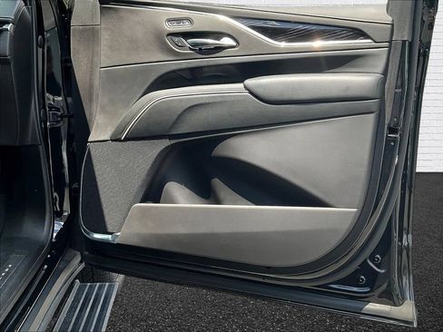 Used 2023 Cadillac Escalade Sport w/ LPO, ONYX Package AWD/4WD image 25
