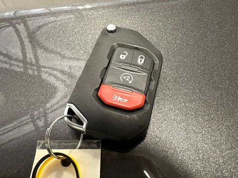 Used 2022 Jeep Wrangler Sport AWD/4WD image 9