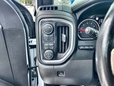Used 2022 Chevrolet Silverado 1500 High Country w/ Technology Package AWD/4WD image 17