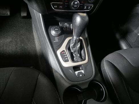 Used 2015 Jeep Cherokee Latitude w/ Comfort/Convenience Group image 24