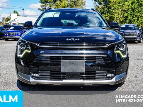 Used 2023 Kia Niro SX image 10