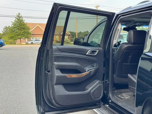 Used 2015 GMC Yukon XL Denali w/ Touring Package AWD/4WD image 12