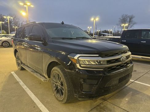 Used 2024 Ford Expedition XLT image 9