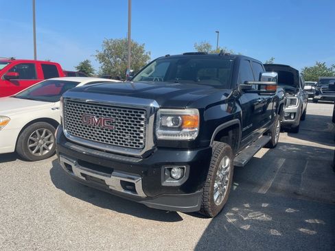 Used 2015 GMC Sierra 2500 Denali w/ Duramax Plus Package image 30