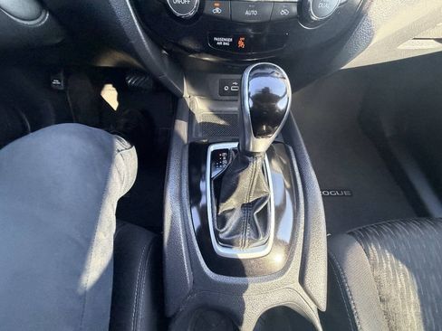 Used 2019 Nissan Rogue SV AWD/4WD image 5