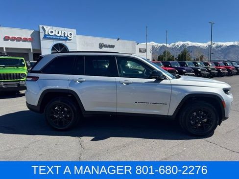 New 2026 Jeep Grand Cherokee Altitude AWD/4WD image 1
