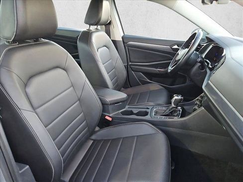 Used 2024 Volkswagen Jetta SE FWD image 19