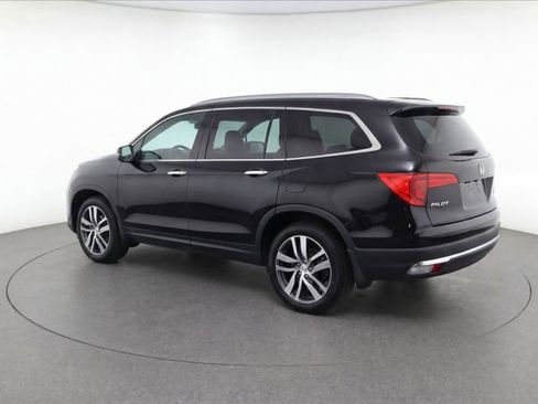 Used 2017 Honda Pilot Touring image 7