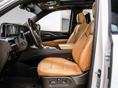 Used 2021 Cadillac Escalade ESV Sport w/ Heavy-Duty Trailer Package AWD/4WD image 6