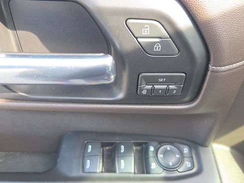 Used 2019 GMC Sierra 1500 SLT AWD/4WD image 34
