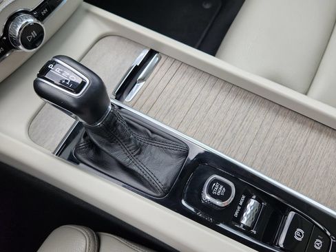 Used 2019 Volvo XC60 T5 Inscription FWD image 19
