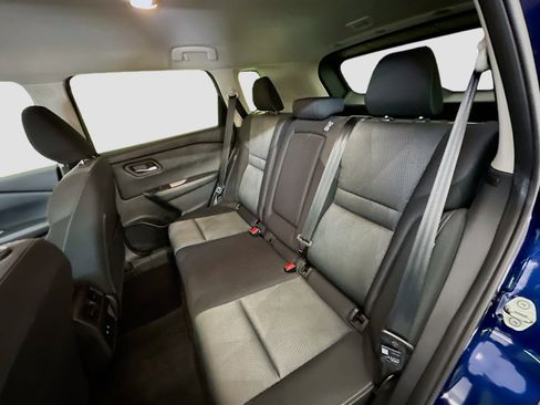 Used 2025 Nissan Rogue SV image 28