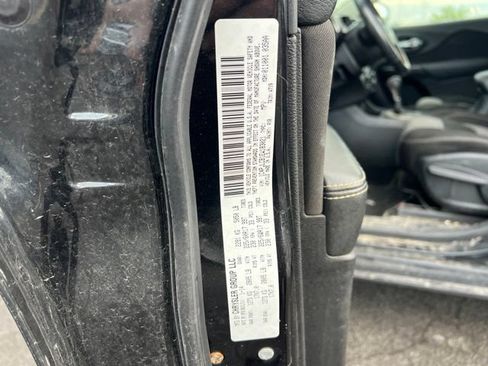 Used 2014 Jeep Cherokee Latitude FWD image 22
