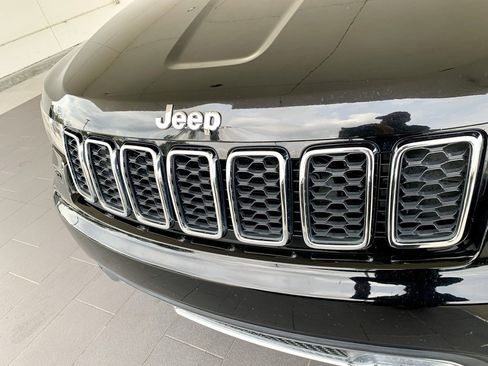 Used 2018 Jeep Grand Cherokee Limited image 2