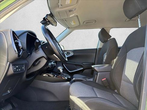 Used 2020 Kia Soul EX image 11