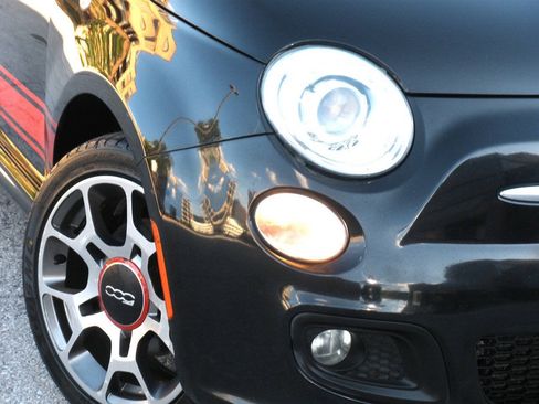 Used 2012 FIAT 500 Sport w/ Safety & Sound Pkg FWD image 4