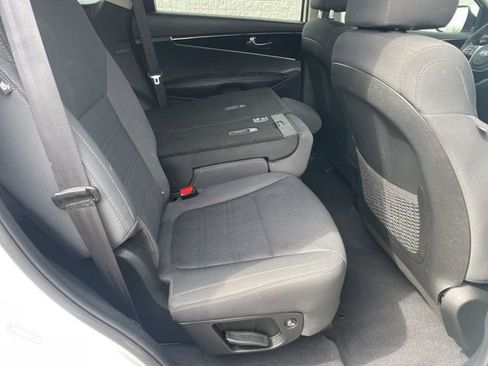 Used 2020 Kia Sorento L image 16