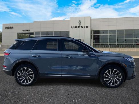 New 2026 Lincoln Corsair Reserve image 3