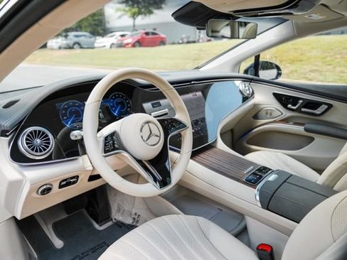 Used 2023 Mercedes-Benz EQS 580 4MATIC Sedan image 28