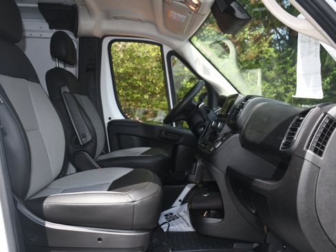 Used 2025 RAM ProMaster 2500 w/ Convenience Group FWD image 22