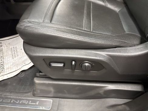 Used 2021 GMC Sierra 1500 Denali w/ Denali Ultimate Package AWD/4WD image 21