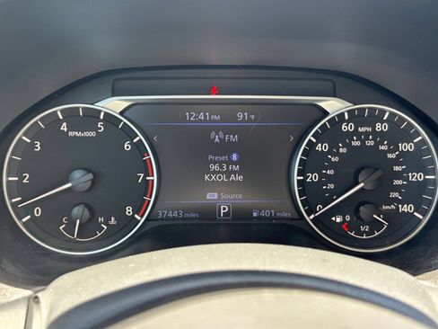 Used 2025 Nissan Altima 2.5 SV FWD image 36