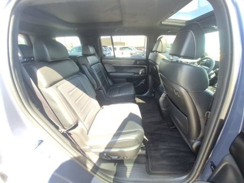 Used 2025 Hyundai Santa Fe Calligraphy AWD/4WD image 22