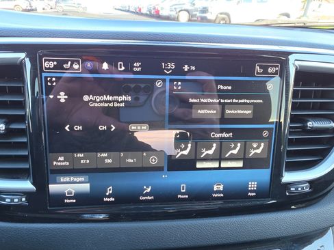 Used 2024 Chrysler Pacifica Touring-L FWD image 43