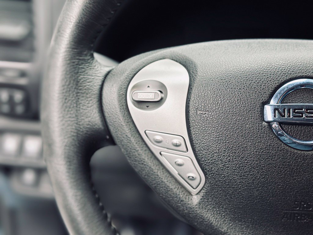 Used 2015 Nissan Leaf S FWD image 26