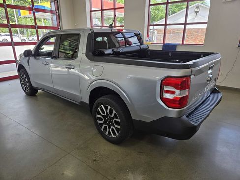 Used 2022 Ford Maverick Lariat FWD image 5