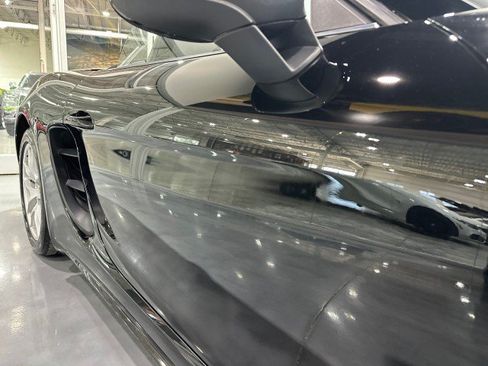 Used 2018 Porsche 718 Boxster RWD image 15