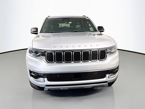 Used 2023 Jeep Wagoneer Series II RWD image 2